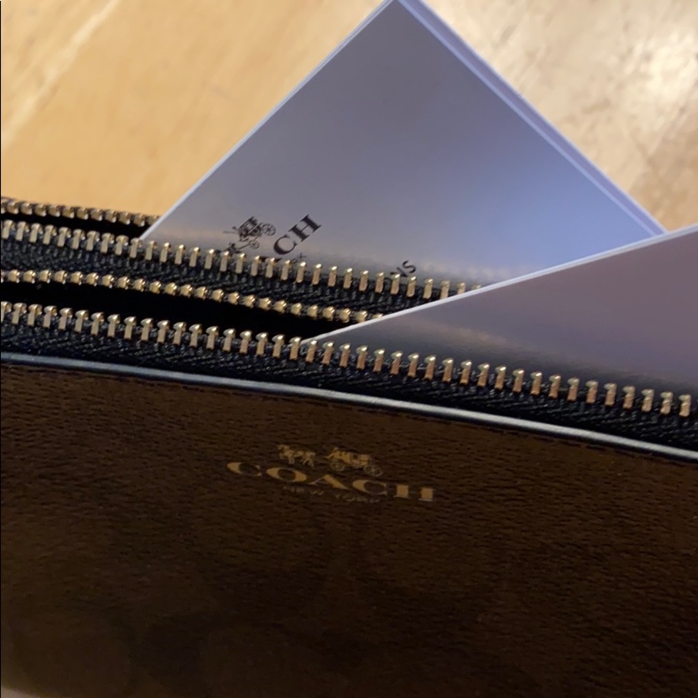 Coach wristlet- New with Tag